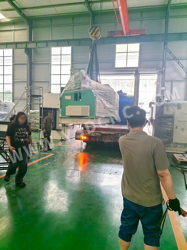 Press Brake & 2 set Hydraulic Shearing Machine & Fixed Notching Machine & Rolling Machine & Mold (3) Press Brake & 2 set Hydraulic Shearing Machine & Fixed Notching Machine & Rolling Machine & Mold (3)
