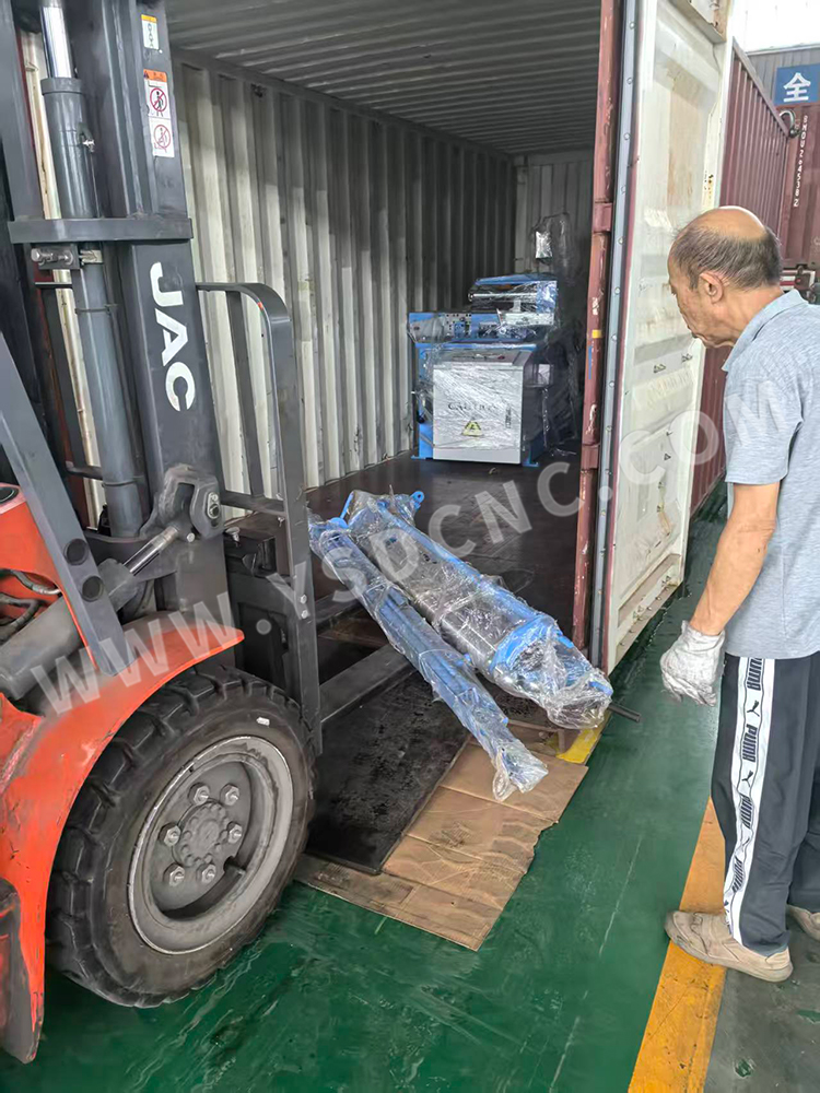 1 set Spiral duct machine & 3 set Hvac Duct Machine (4) 1 set Spiral duct machine & 3 set Hvac Duct Machine (4)