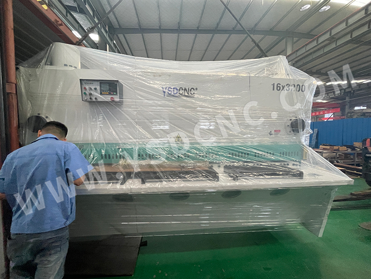 Press Brake & 2 set Hydraulic Shearing Machine & Fixed Notching Machine & Rolling Machine & Mold (10) Press Brake & 2 set Hydraulic Shearing Machine & Fixed Notching Machine & Rolling Machine & Mold (10)
