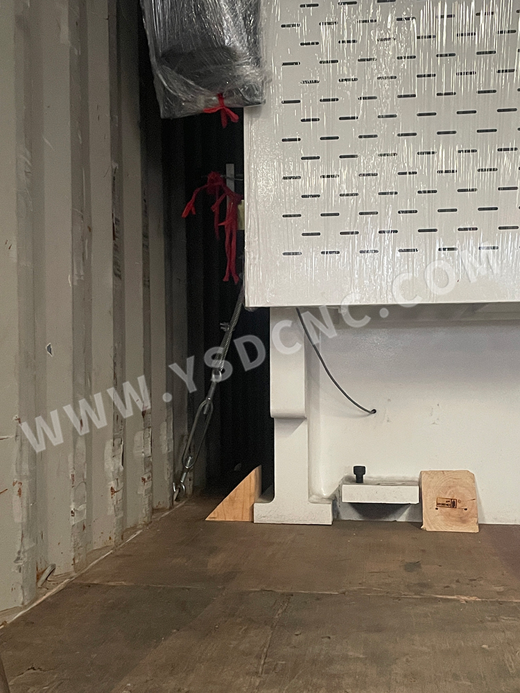 Press Brake & 2 set Hydraulic Shearing Machine & Fixed Notching Machine & Rolling Machine & Mold (14) Press Brake & 2 set Hydraulic Shearing Machine & Fixed Notching Machine & Rolling Machine & Mold (14)