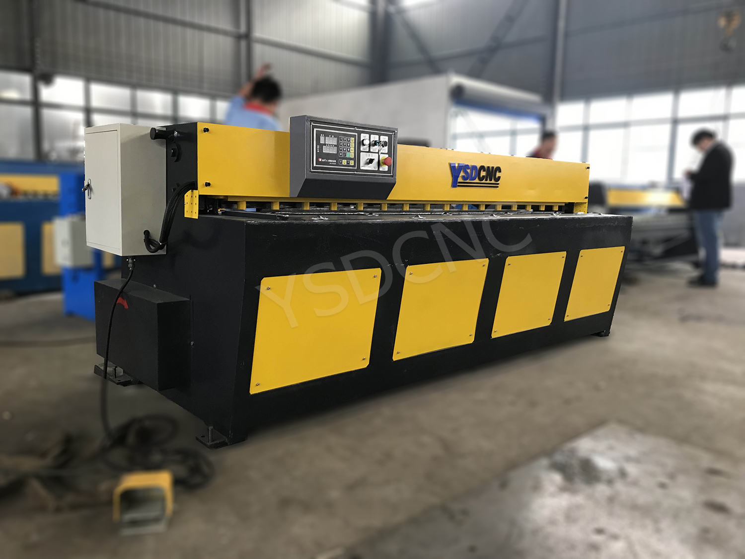 Q11 3x2500 electric shearing cutting machine with MD11 system (2)
