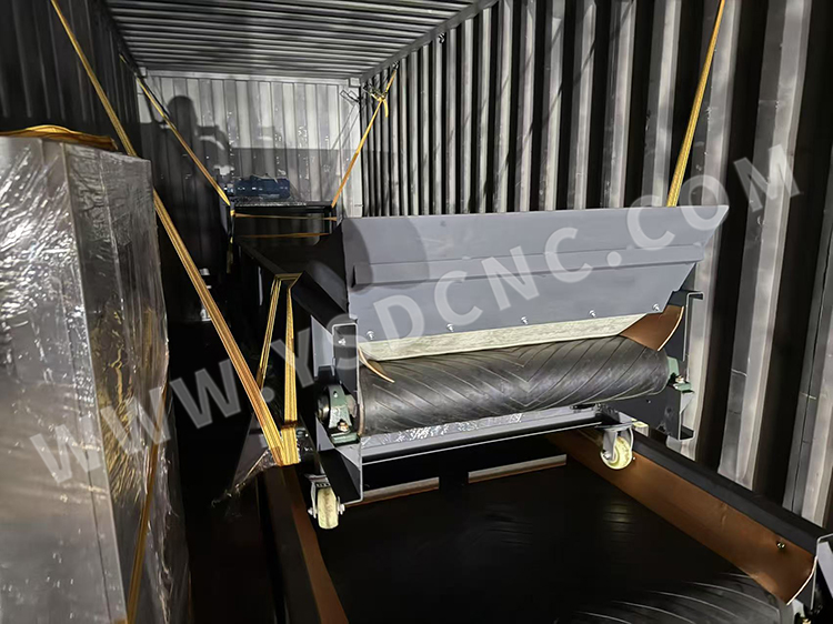 1 shredder & 1 conveyors sent to the Spain (4)