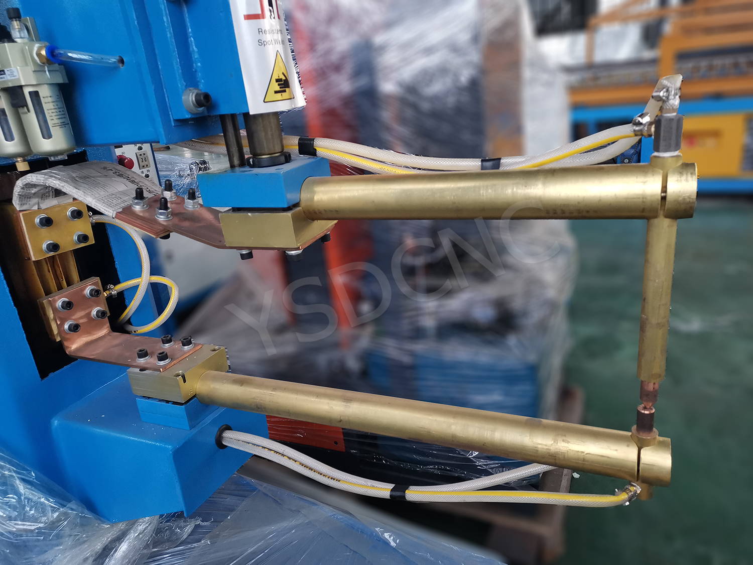 Pneumatic welding machine (9)