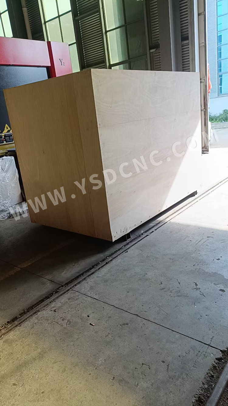 Hydraulic shearing machine (2)