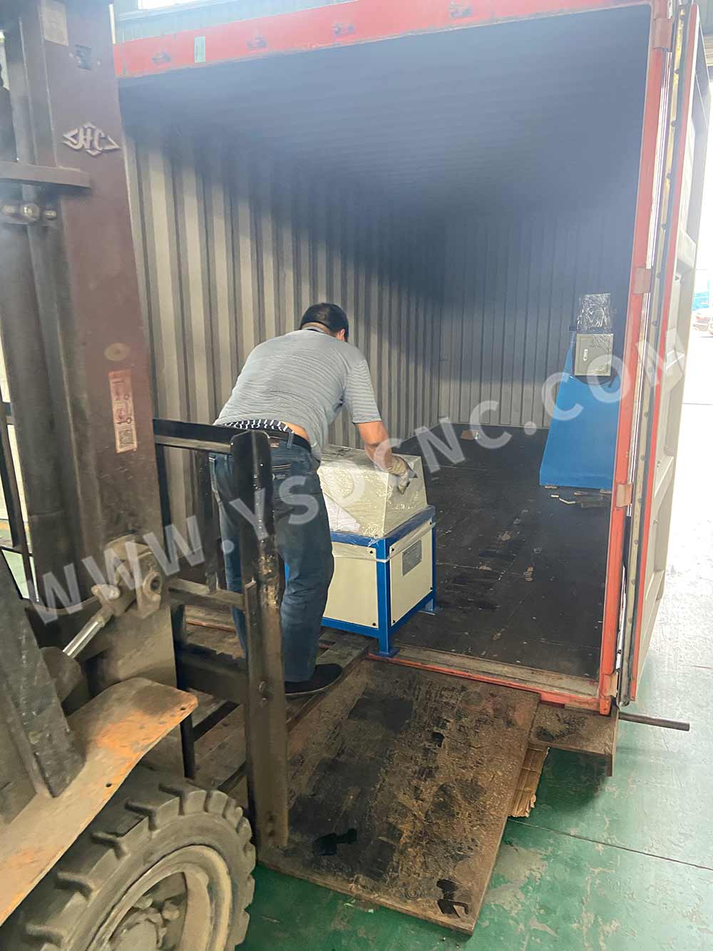 Lithuania- 1 set HVAC duct machine&one set Electric rolling machine& one set rotary machine&1 set electric elbow duct machine &1 set hydraulic cutting machine (2)