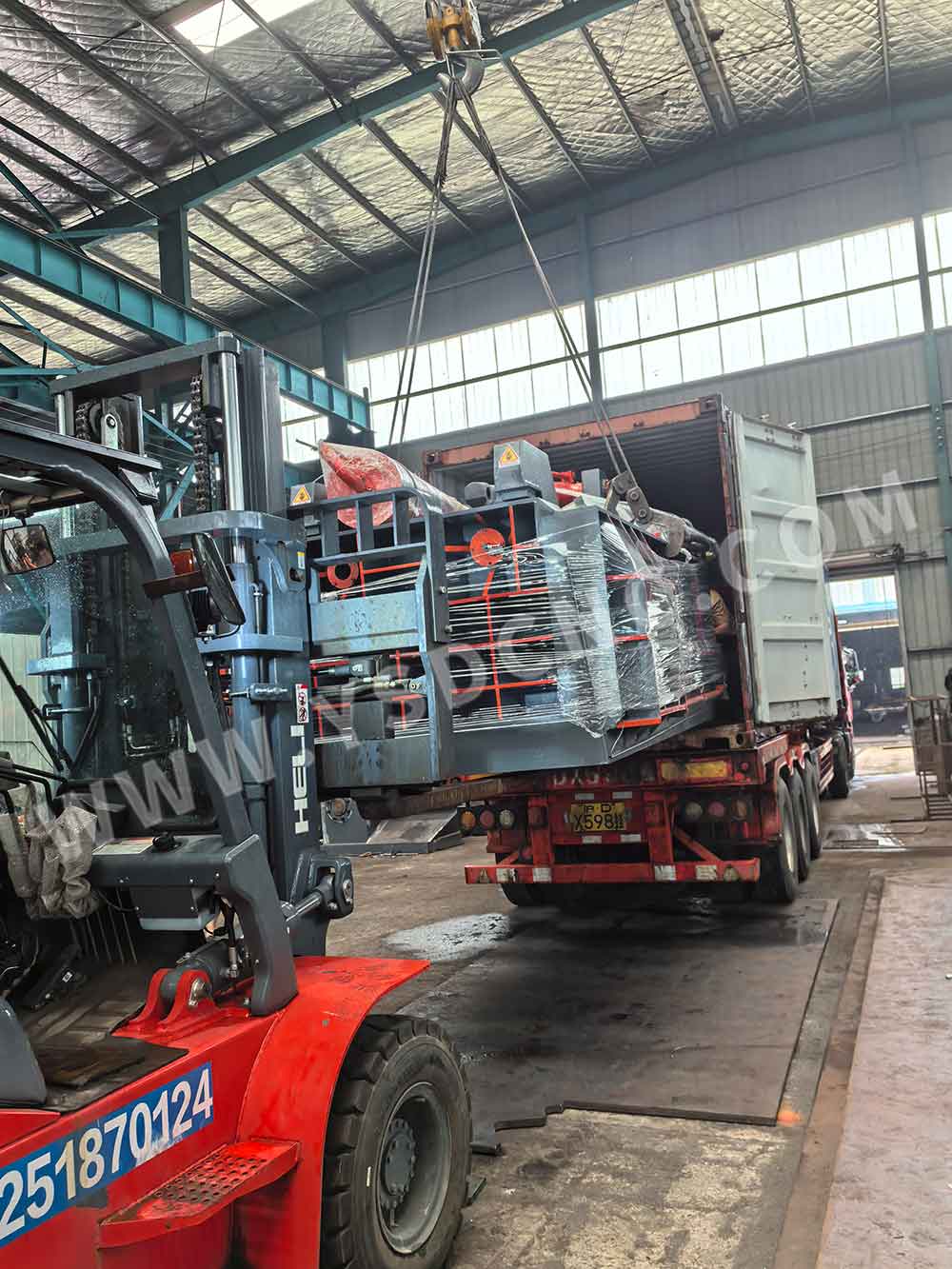 Australia one set 1600 meatl HYDRAULIC BALER machine (2)