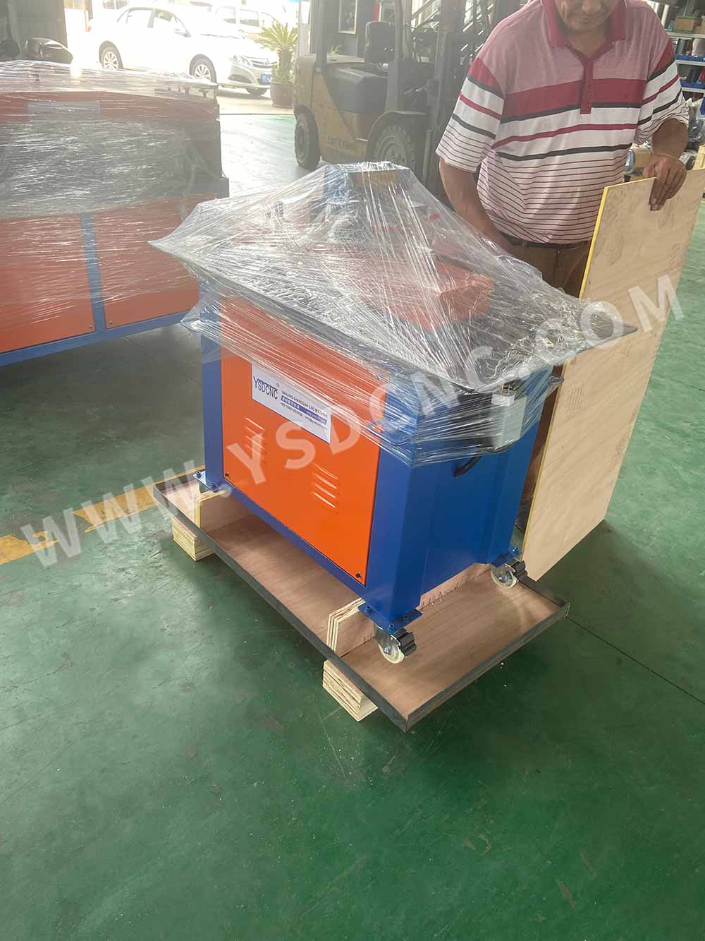 Spain- 1 set Lock forming machine&1 set beading machine from nanjing shanduan (4)