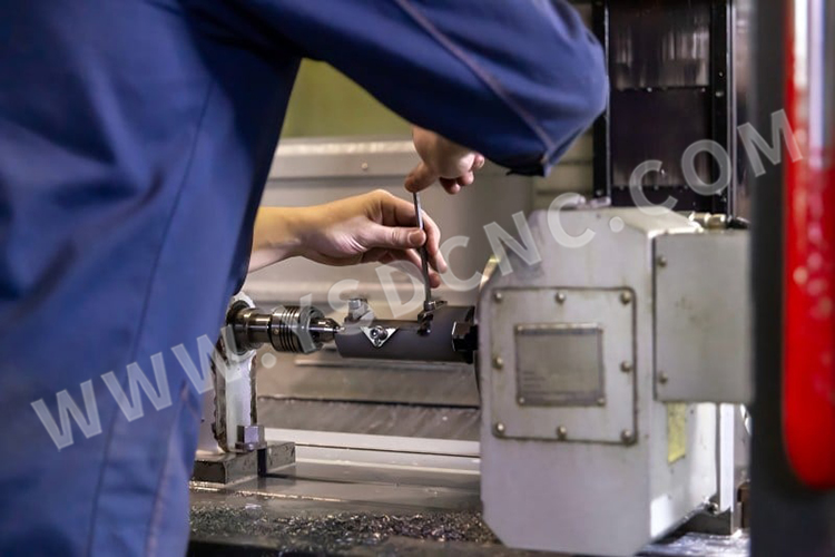 Tightening-Bolts-and-Fasteners