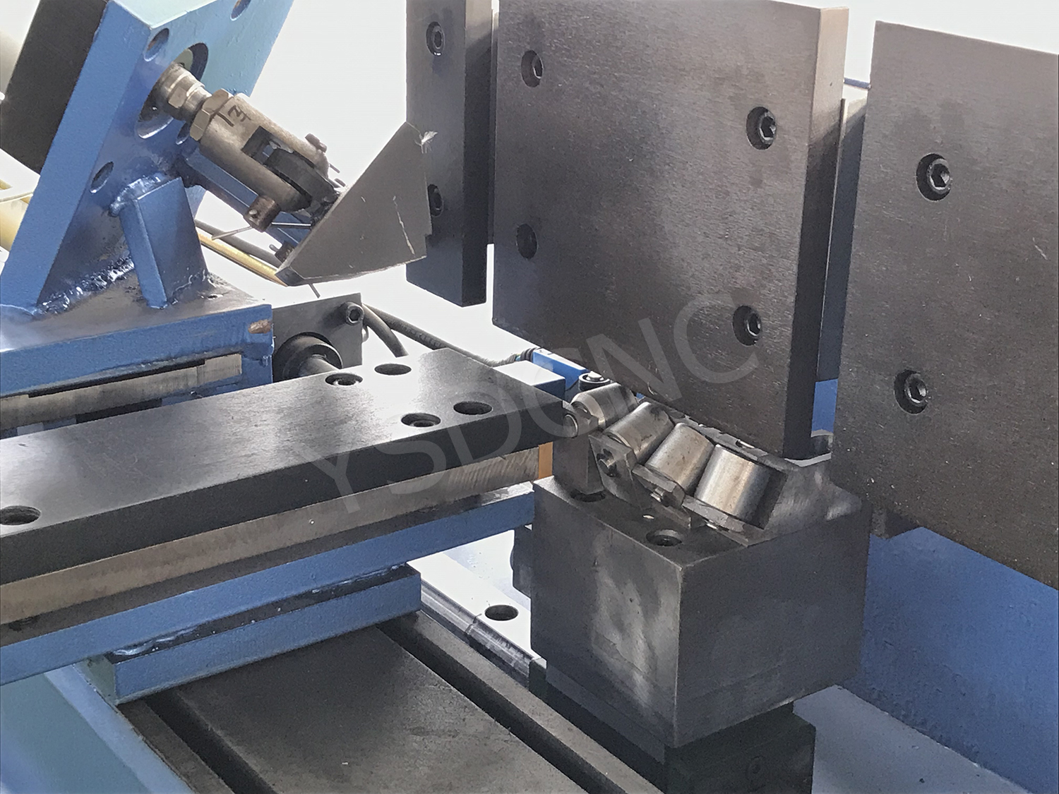 Pneumatic lock seam machine (6)