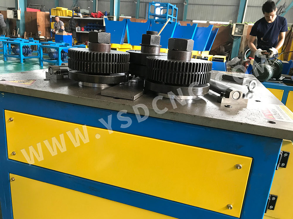 Angle rolling machine (6)