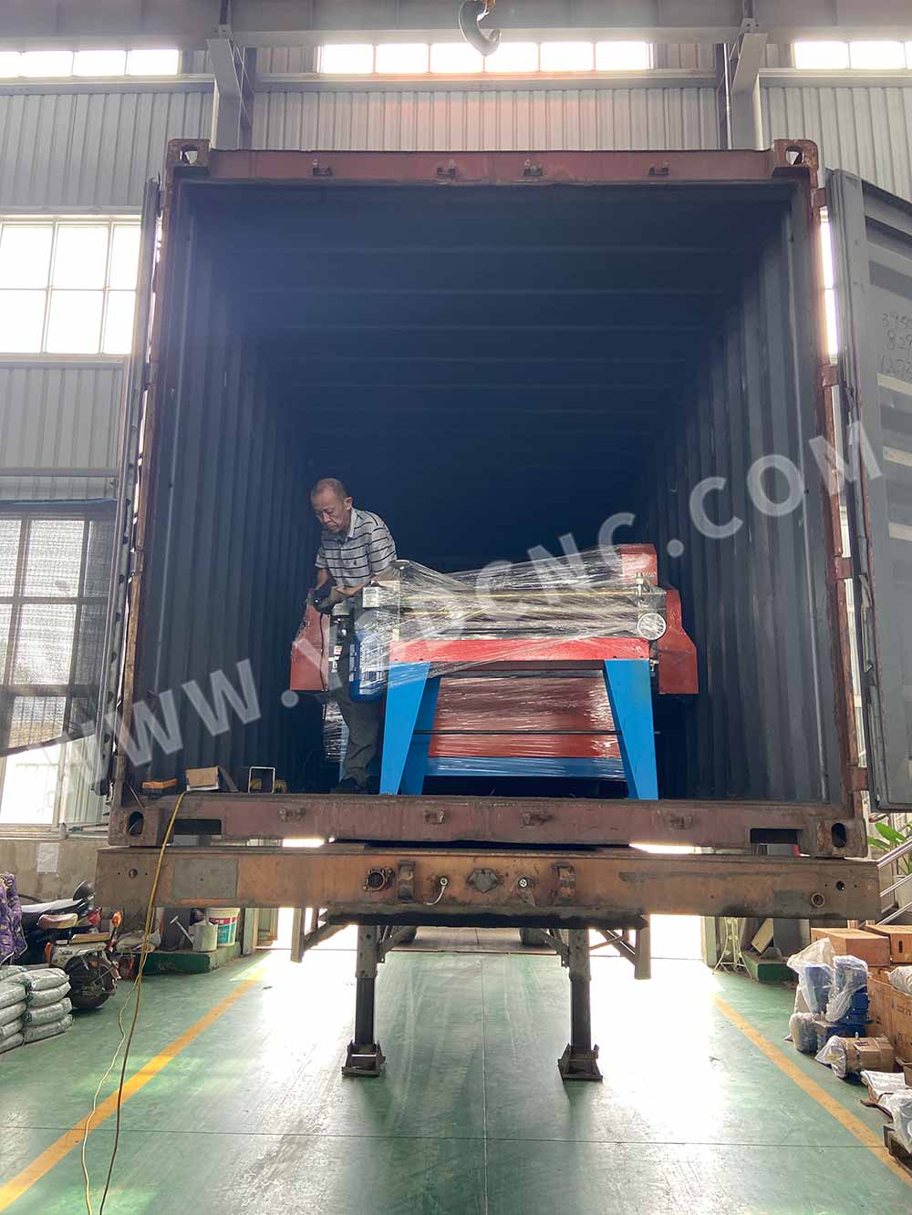 Hungary- 1 set HVAC duct machine&one set Plasma cutting machine&one set rolling machine (4)
