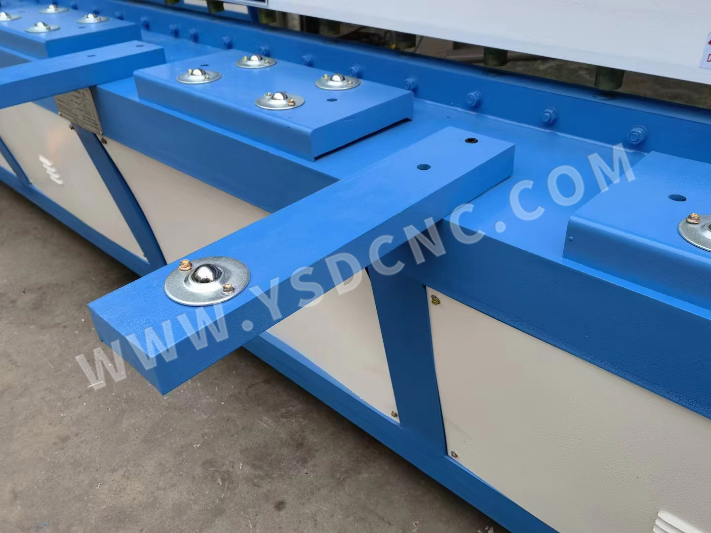YSDCNC electric shearing machine (10)
