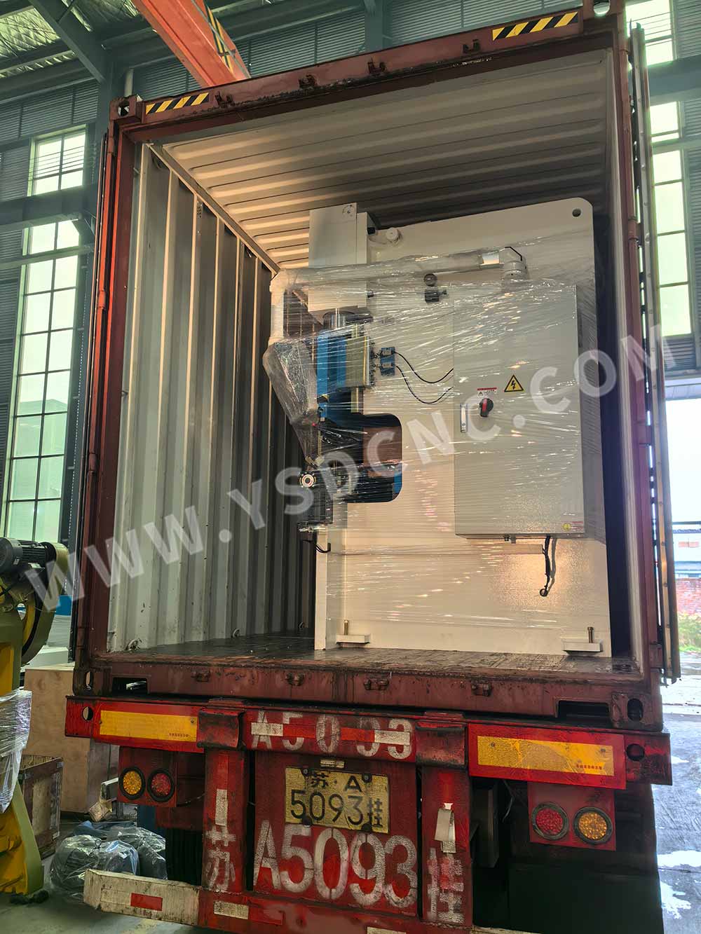 Thailand-Press brake machine Model WC67K-160T3200&Hydraulic shearing machine Model QC12K-6&times;3200 (4)