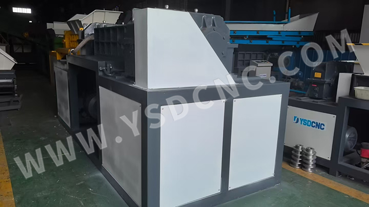 1 shredder & 2 conveyors sent to the Canada (2)